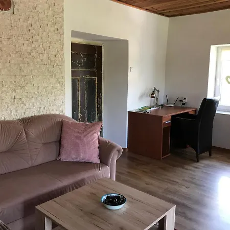Kamenný Dům Bezdědice-máchův Kraj * Bezdedice