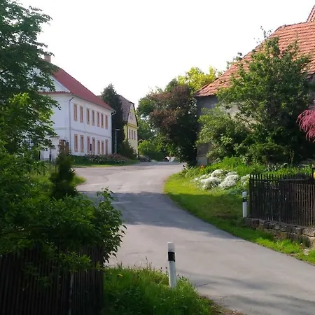 Kamenný Dům Bezdědice-máchův Kraj *
