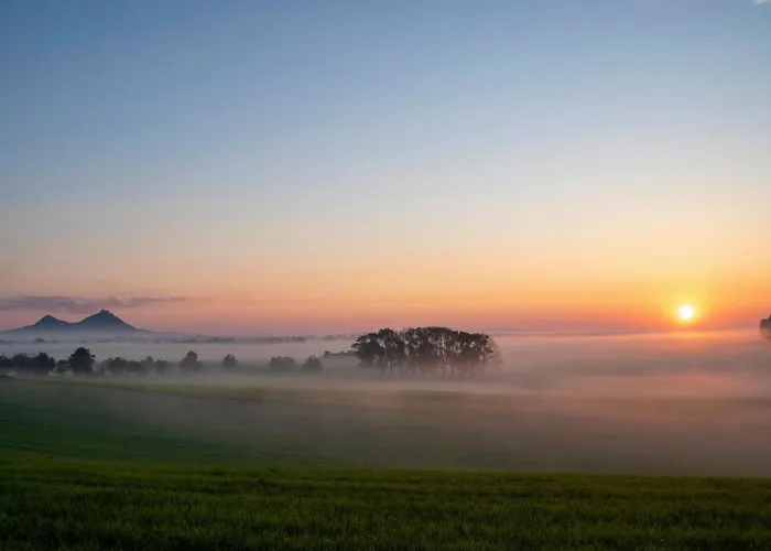 Kamenny Dum Bezdedice-machuv Kraj Vakantiehuis Bezdedice