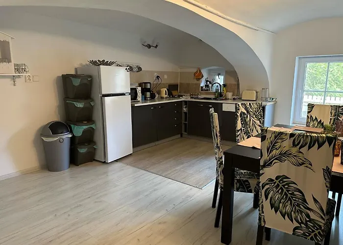 Kamenny Dum Bezdedice-machuv Kraj Vakantiehuis